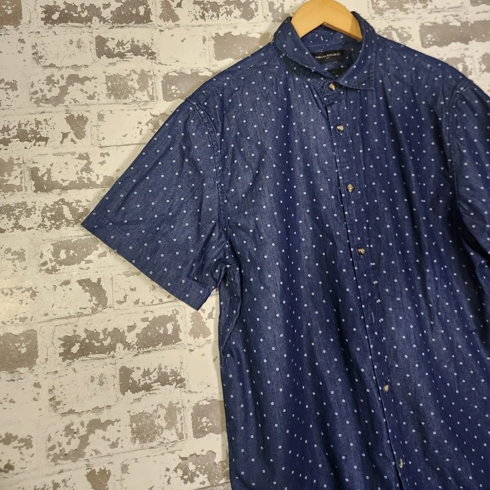 Banana Republic Mens Shirt Size L Button Up Navy Dot Print Short Sleeve Slim Fit